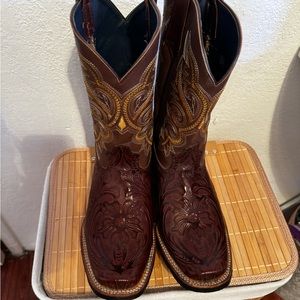 Floral Pattern Cowgirl Boots